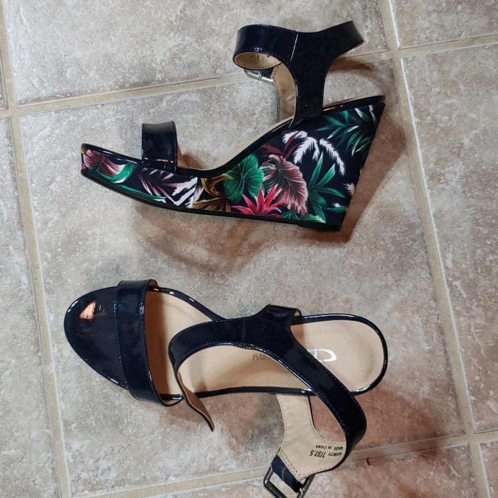 Wedge sandals